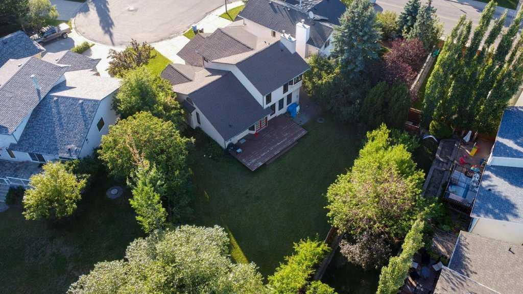 Picture for 44 Hawkstone Drive NW
