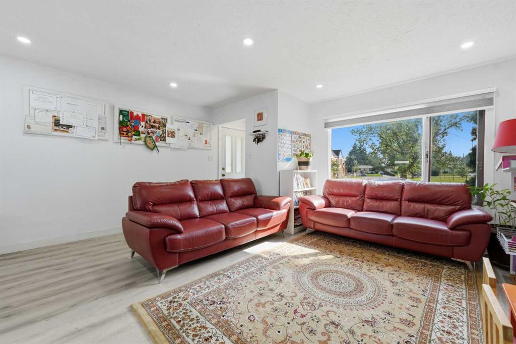Picture for 20 Rossburn Crescent SW