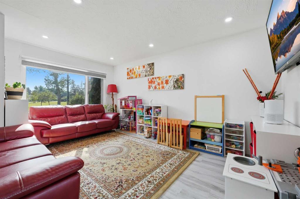 Picture for 20 Rossburn Crescent SW