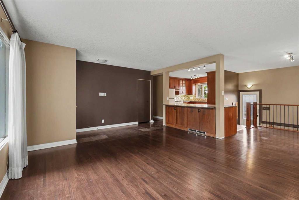 Picture for 23 Arbour Crescent SE