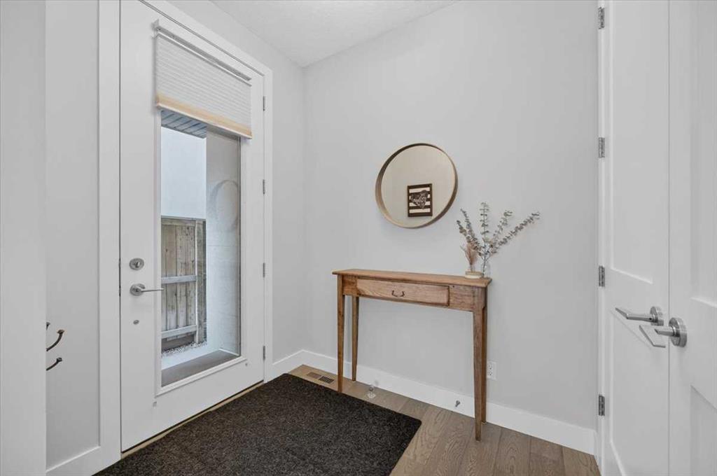 Picture for 2, 1920 25A Street SW