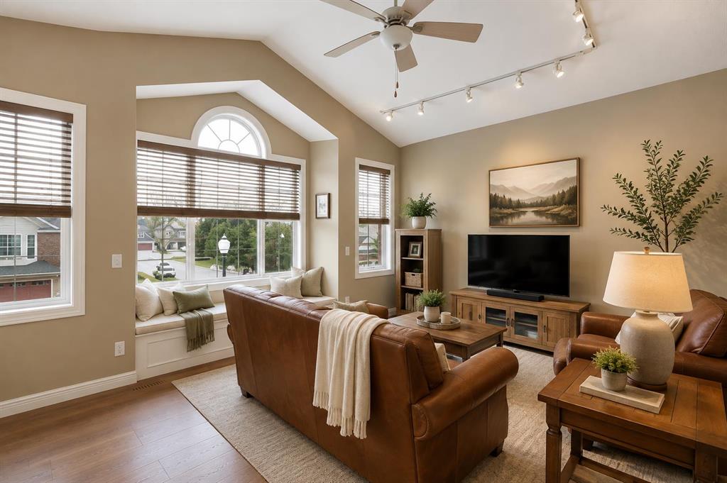 Picture for 30 Discovery Ridge Gardens SW