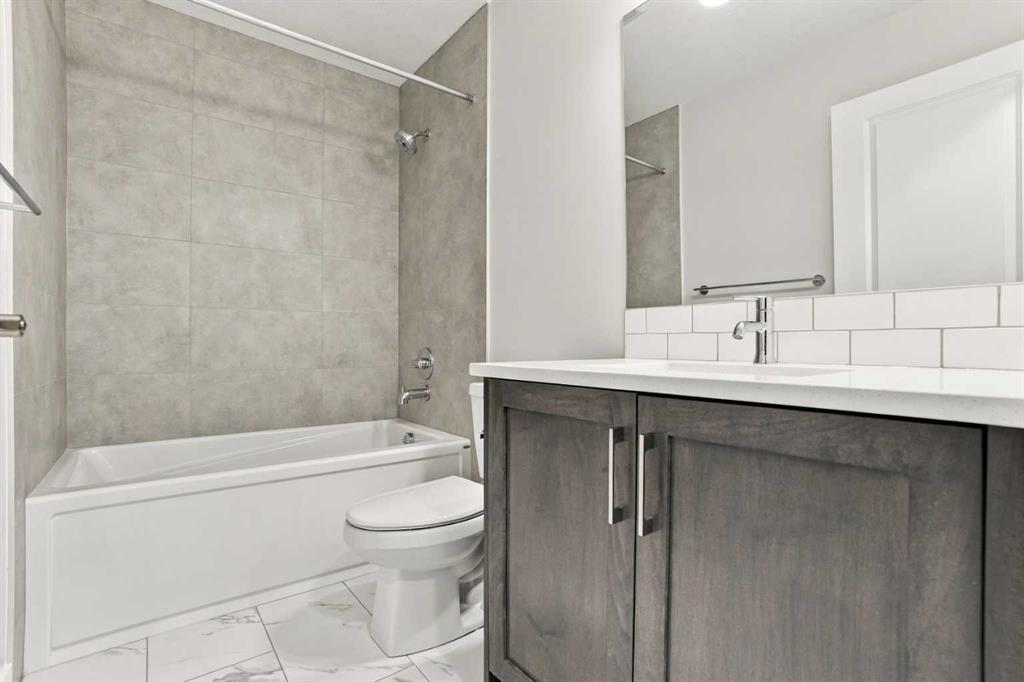 Picture for 196 Buffaloberry Manor SE