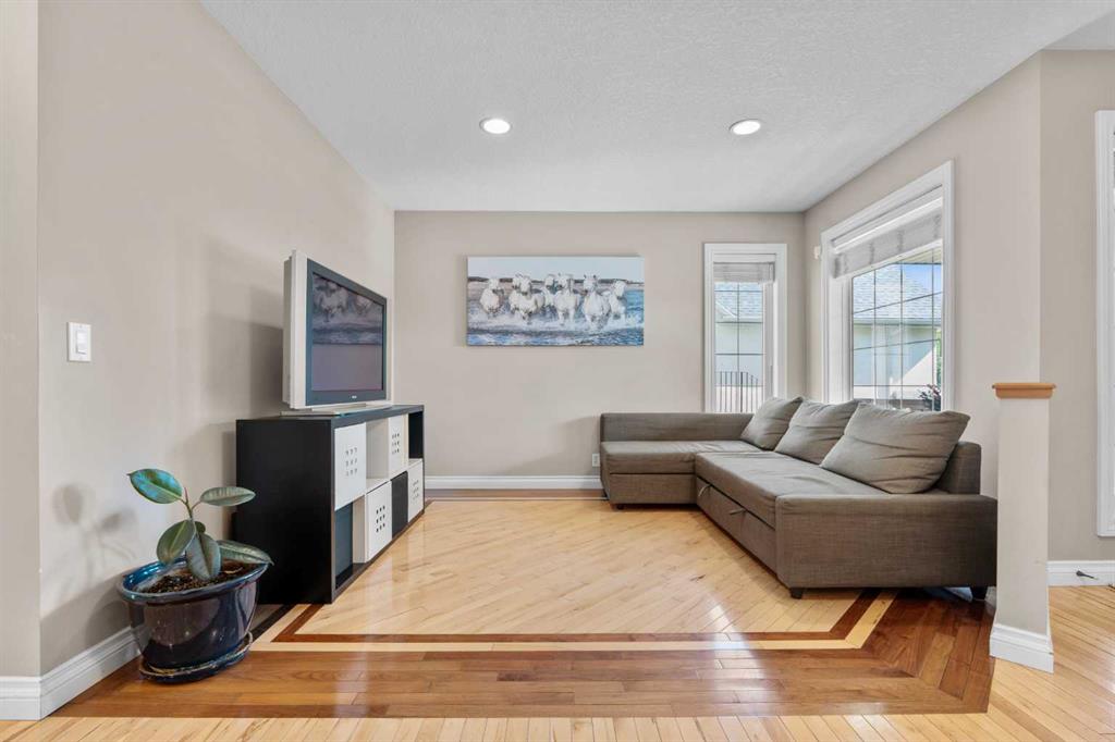 Picture for 92 Cranston Drive SE