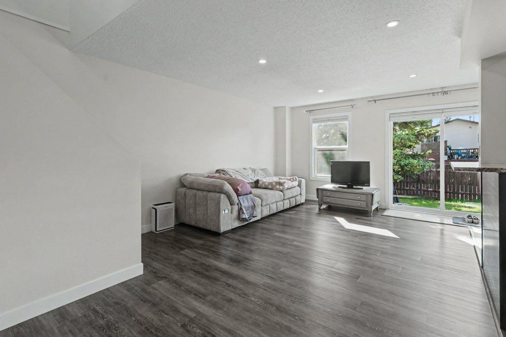 Picture for 155 Bracewood Way SW