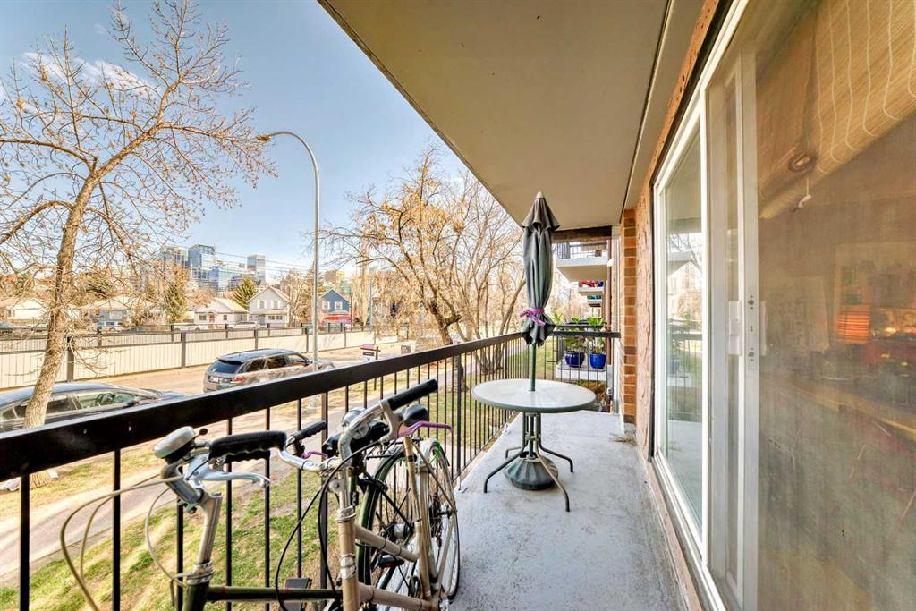 Picture for 201, 315 9A Street NW