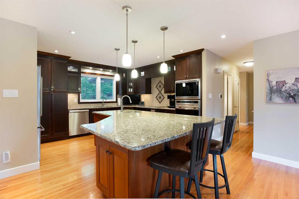 Picture for 5028 Vanstone Crescent NW