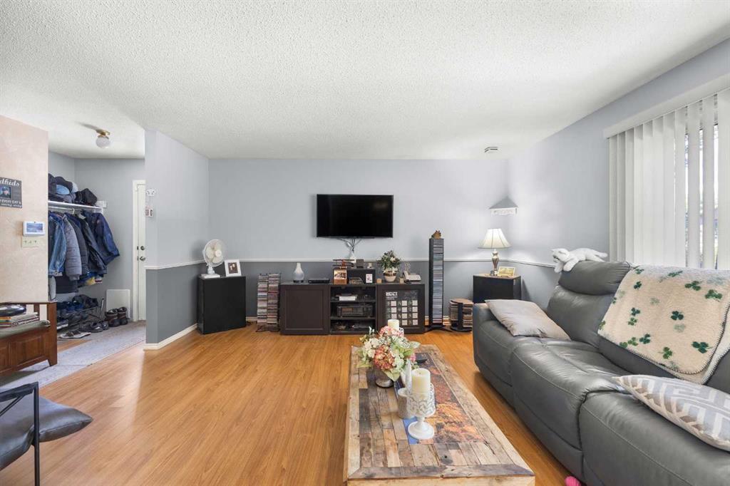 Picture for 272 Huntington Close NE