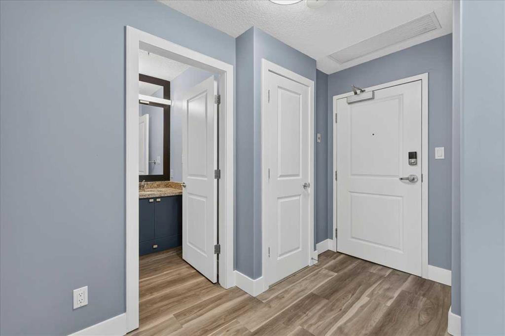 Picture for 801, 77 Spruce Place SW
