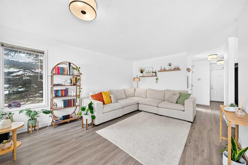 Picture for 35, 102 Canoe Square SW