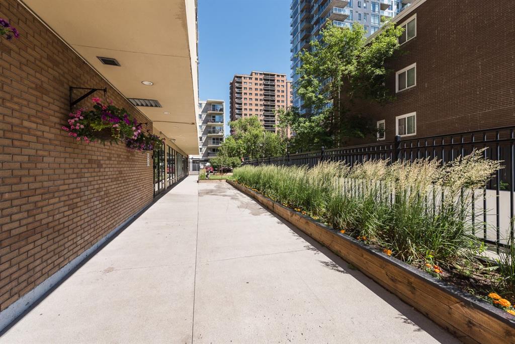 Picture for 207, 1330 15 Avenue SW