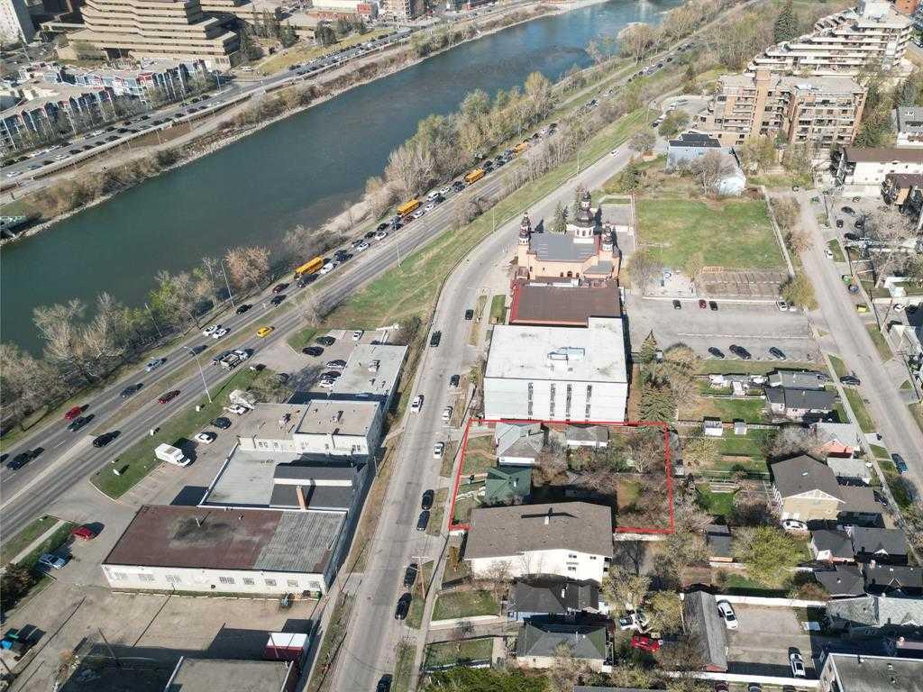Picture for 420 &amp; 422 Meredith Road NE