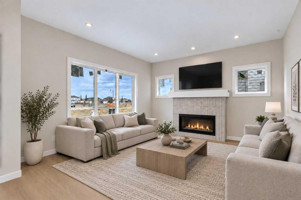 Picture for 844 Hampshire Crescent NE