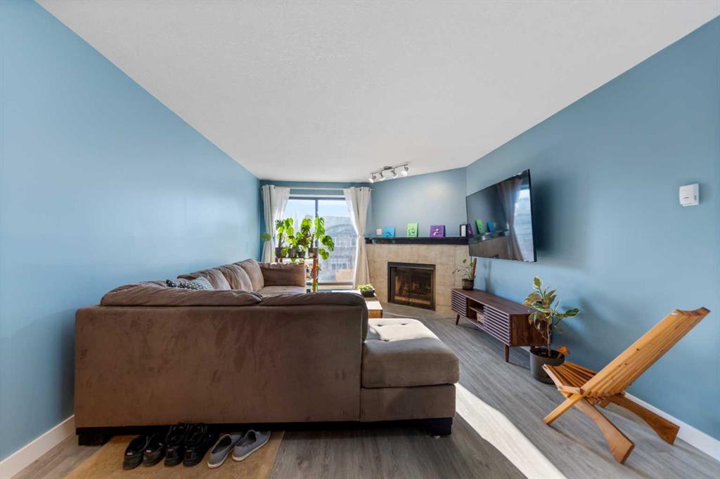Picture for 3301, 13045 6 Street SW