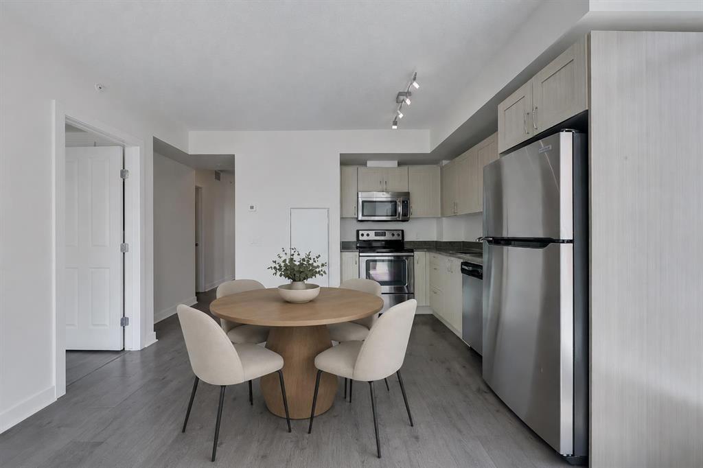 Picture for 1207, 10 Brentwood Common NW