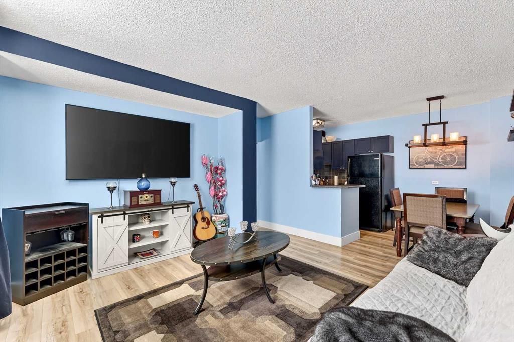 Picture for 102, 1312 13 Avenue SW