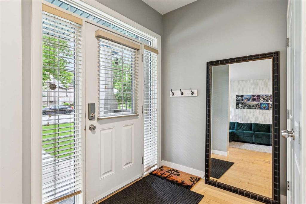 Picture for 1046 Rundle Crescent NE
