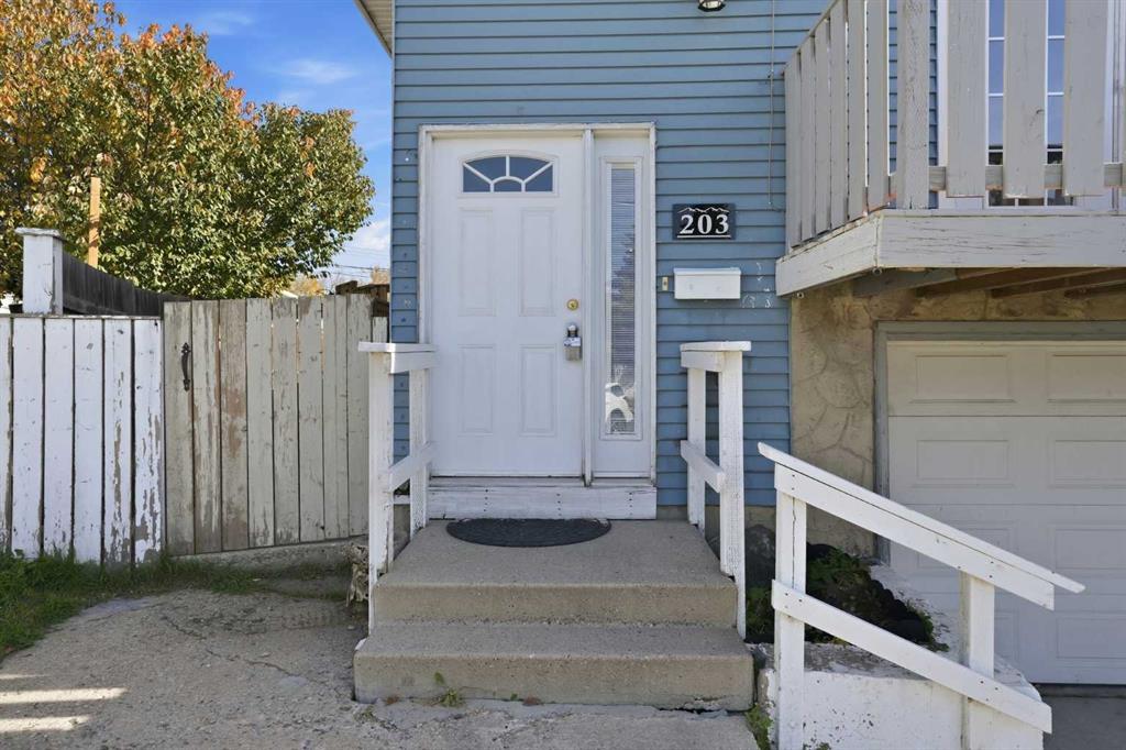 Picture for 203 Penbrooke Close SE