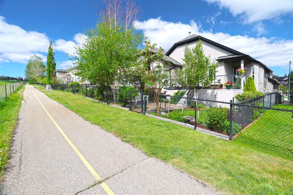 Picture for 92 Sherwood Rise NW