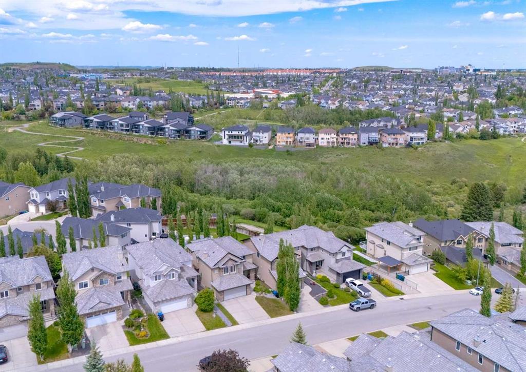 Picture for 98 Royal Ridge Mount NW
