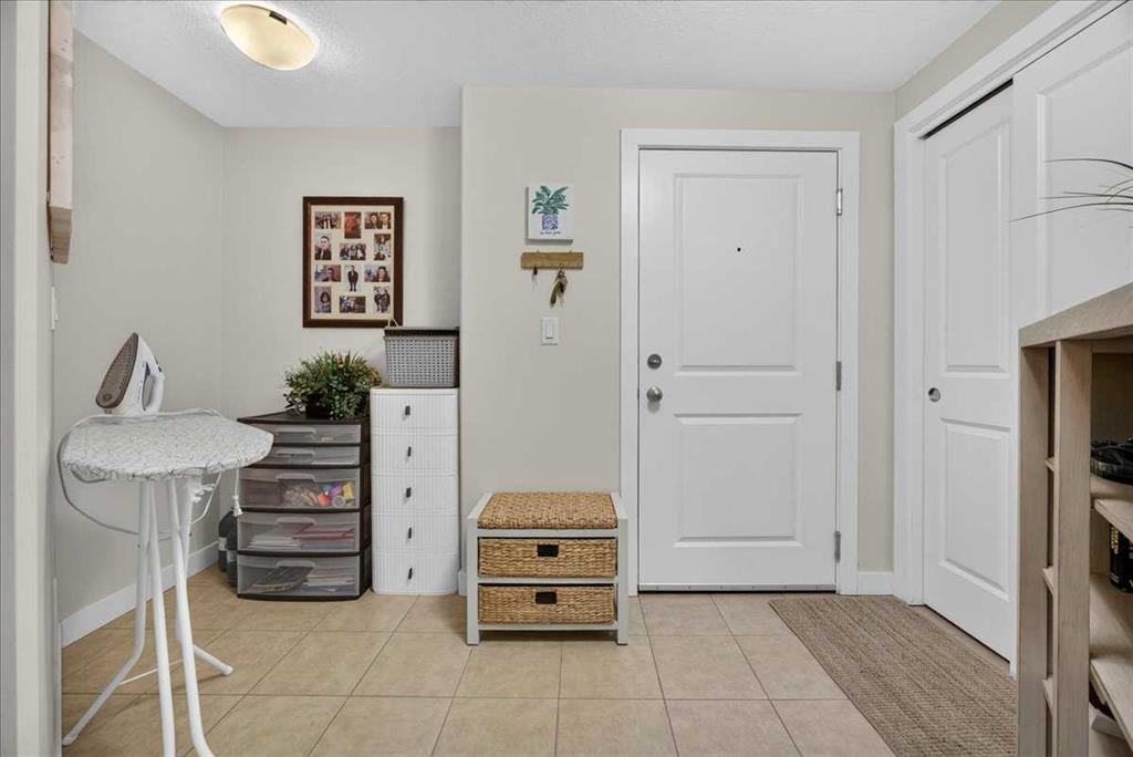 Picture for 107, 16 Varsity Estates Circle NW