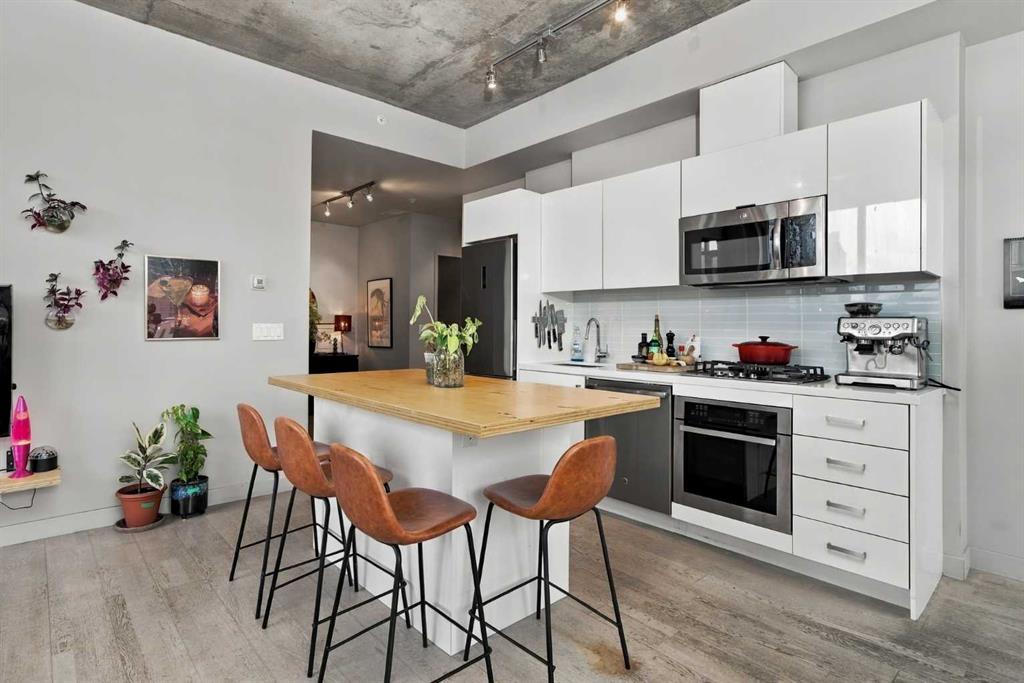 Picture for 602, 1010 6 Street SW