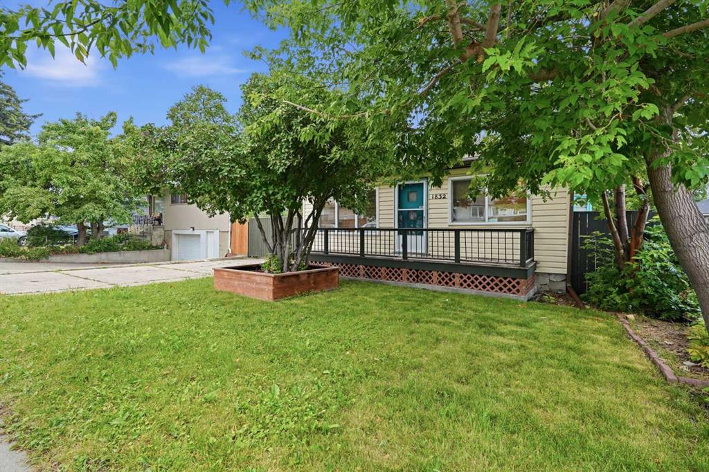Picture for 1832 43 Street SE