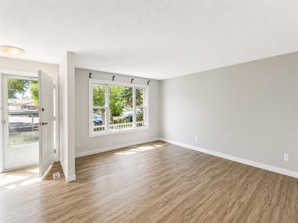 Picture for 252 Templeview Way NE