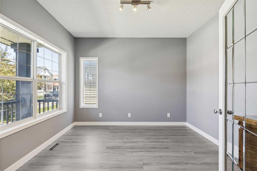 Picture for 137 Prestwick Mews SE