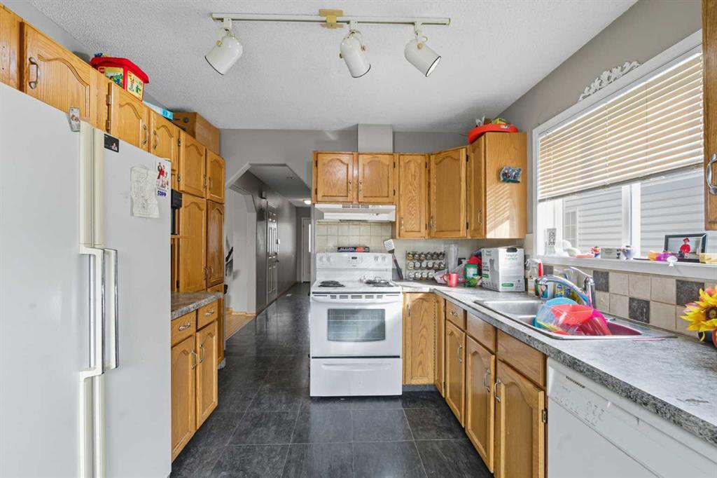 Picture for 141 Saratoga Close NE