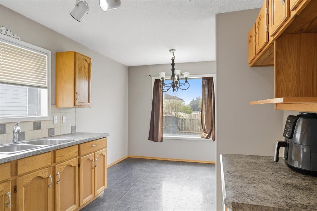 Picture for 141 Saratoga Close NE