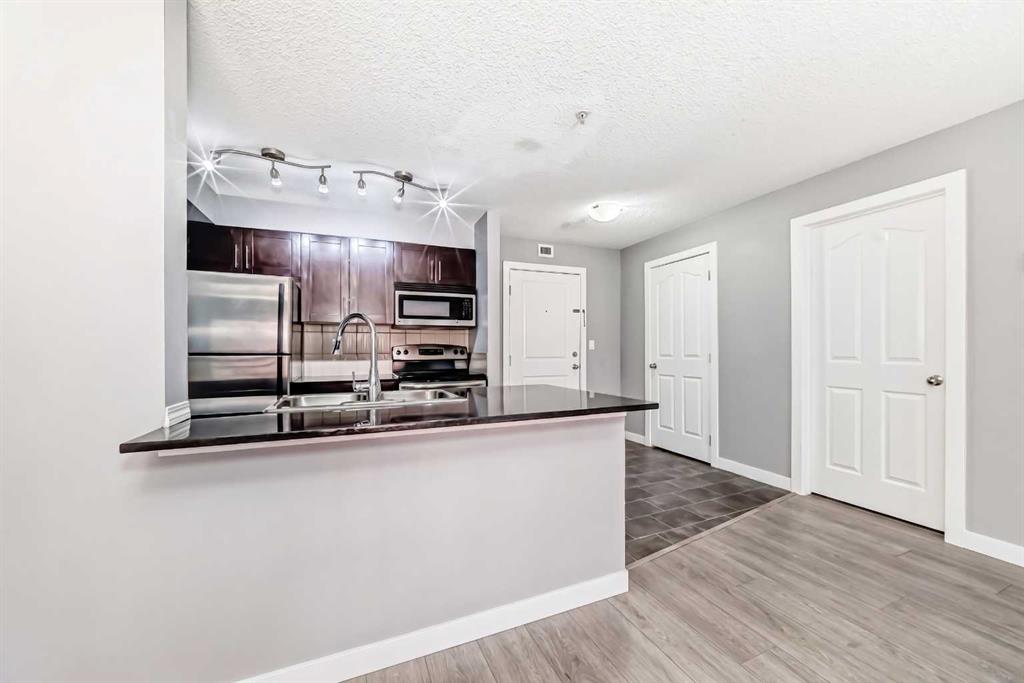 Picture for 4304, 403 Mackenzie Way SW