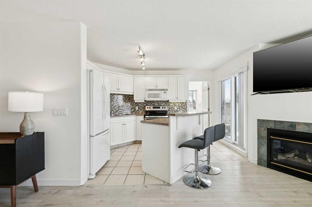 Picture for 102, 6102 Valleyview Park SE
