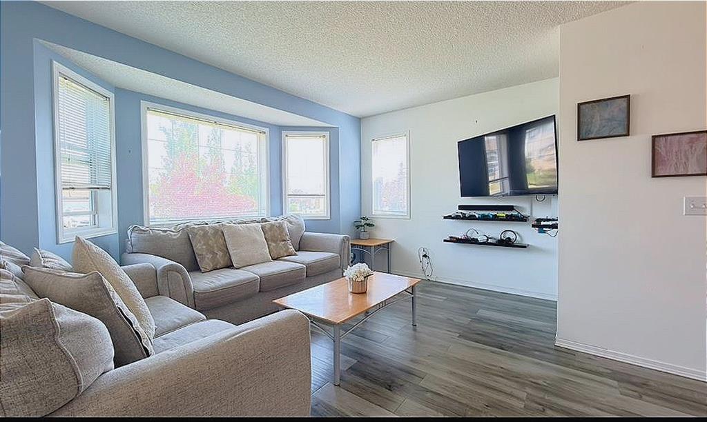 Picture for 16 Canoe Close SW