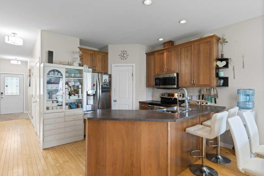 Picture for 604 7 Street NW