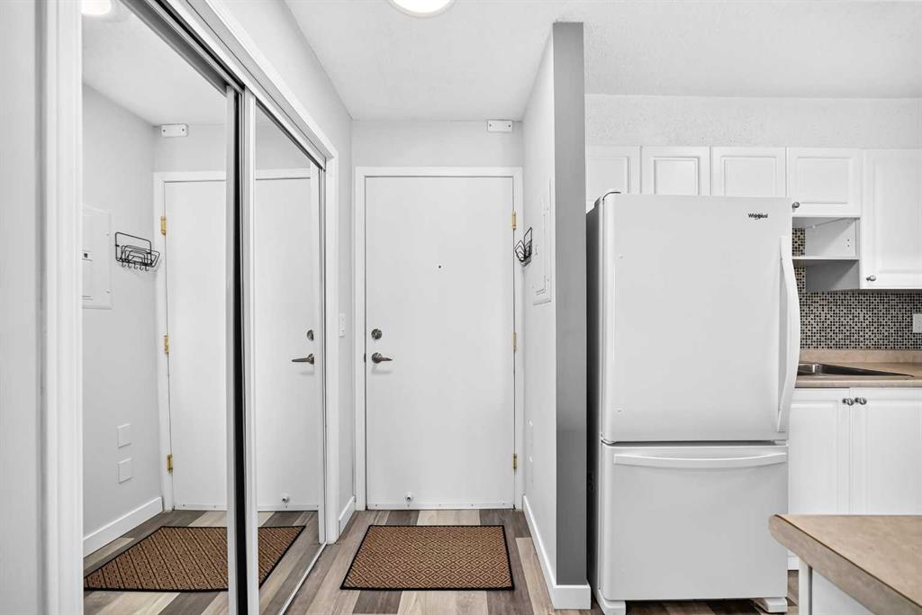 Picture for 109, 1717 60 Street SE