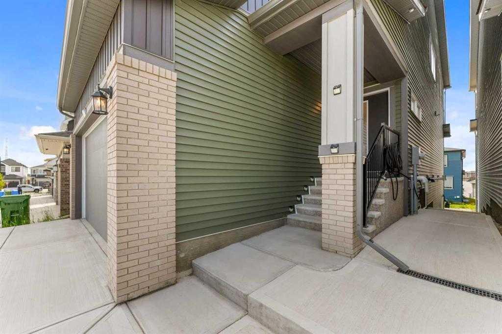 Picture for 47 Carringvue Passage NW