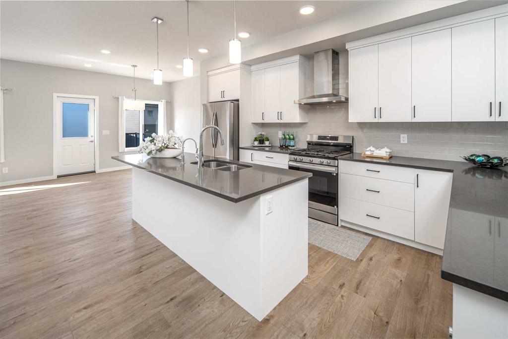 Picture for 47 Carringvue Passage NW