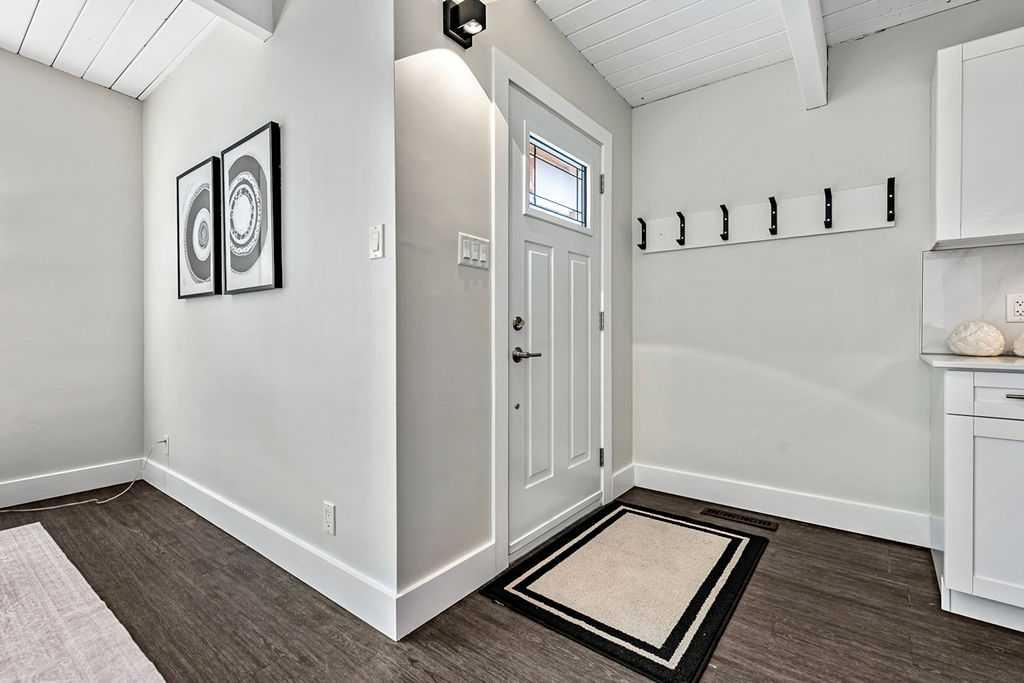 Picture for 4421 Vissar Crescent NW