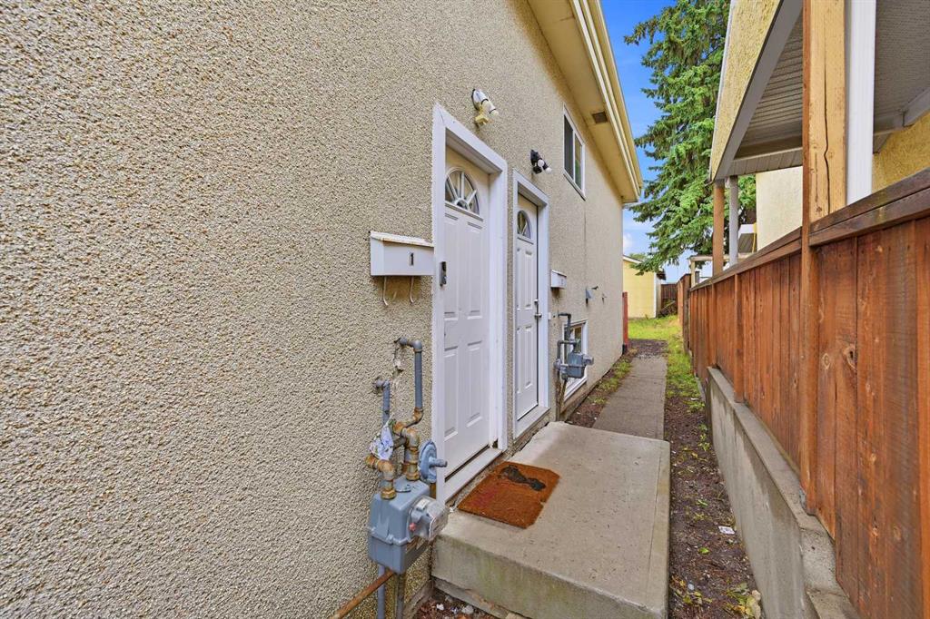 Picture for 419 Huntsville Crescent NW