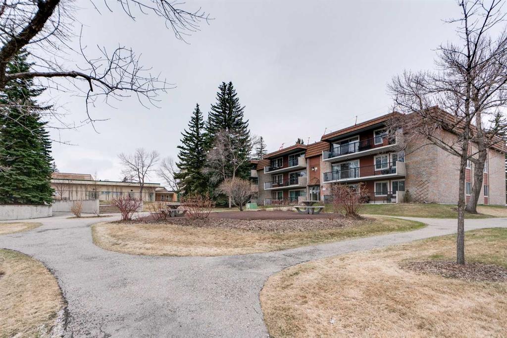 Picture for 11A, 231 Heritage Drive SE