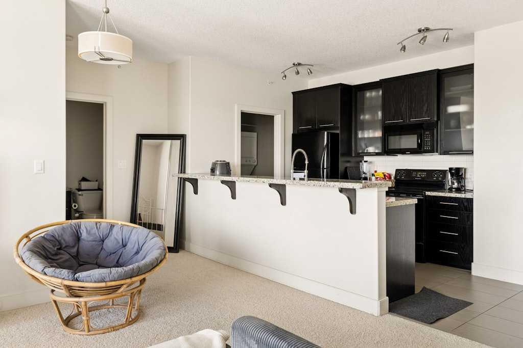 Picture for 313, 3410 20 Street SW