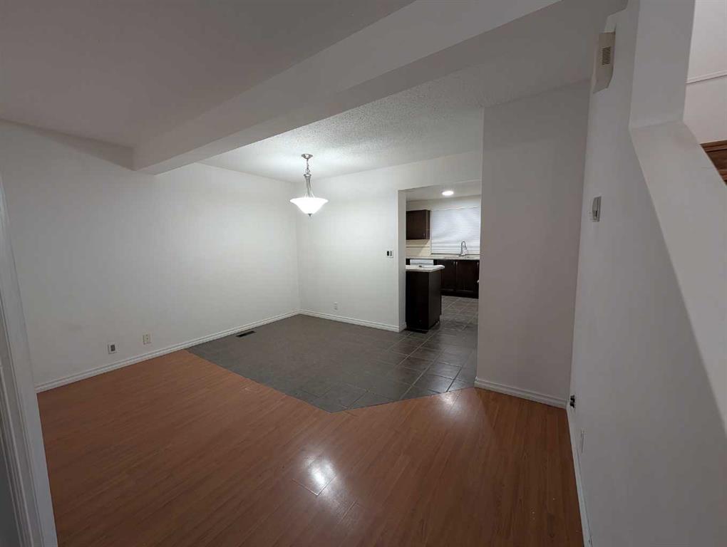 Picture for 114 Castledale Way NE