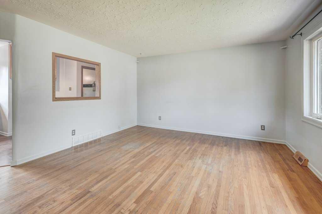 Picture for 2056 Cottonwood Crescent SE