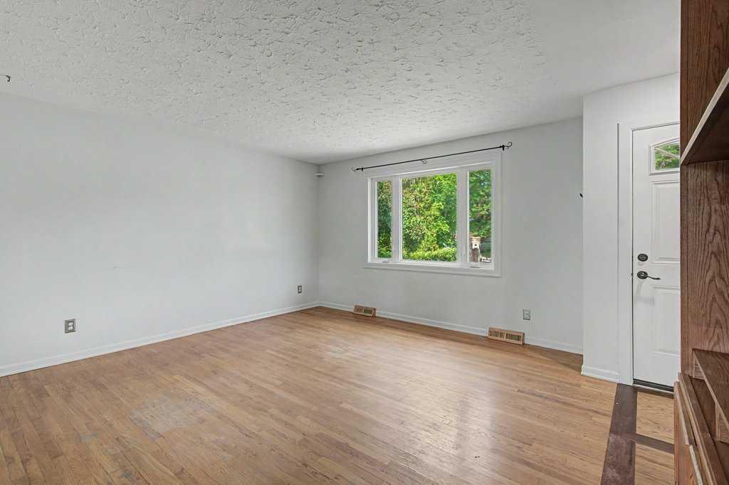 Picture for 2056 Cottonwood Crescent SE