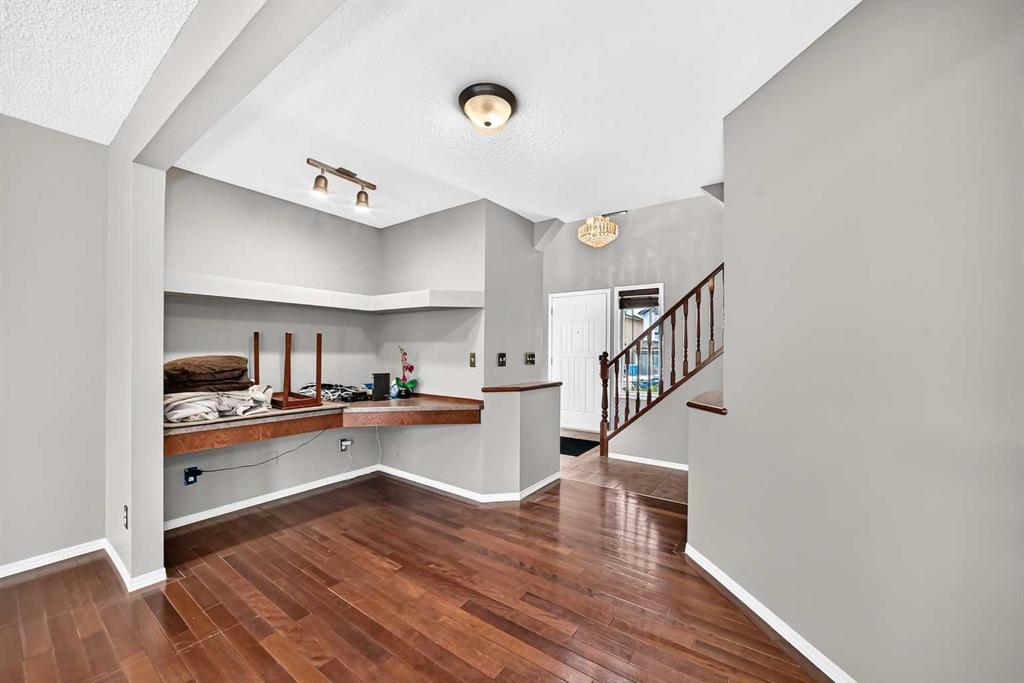 Picture for 163 Valley Crest Close NW