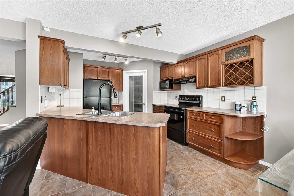 Picture for 163 Valley Crest Close NW