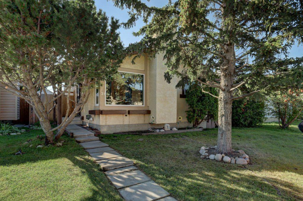 Picture for 31 Castledale Way NE