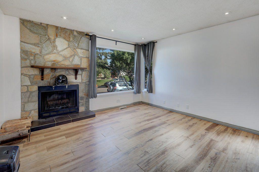 Picture for 31 Castledale Way NE