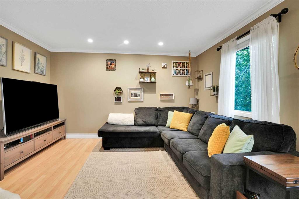 Picture for 158 Rundleview Close NE